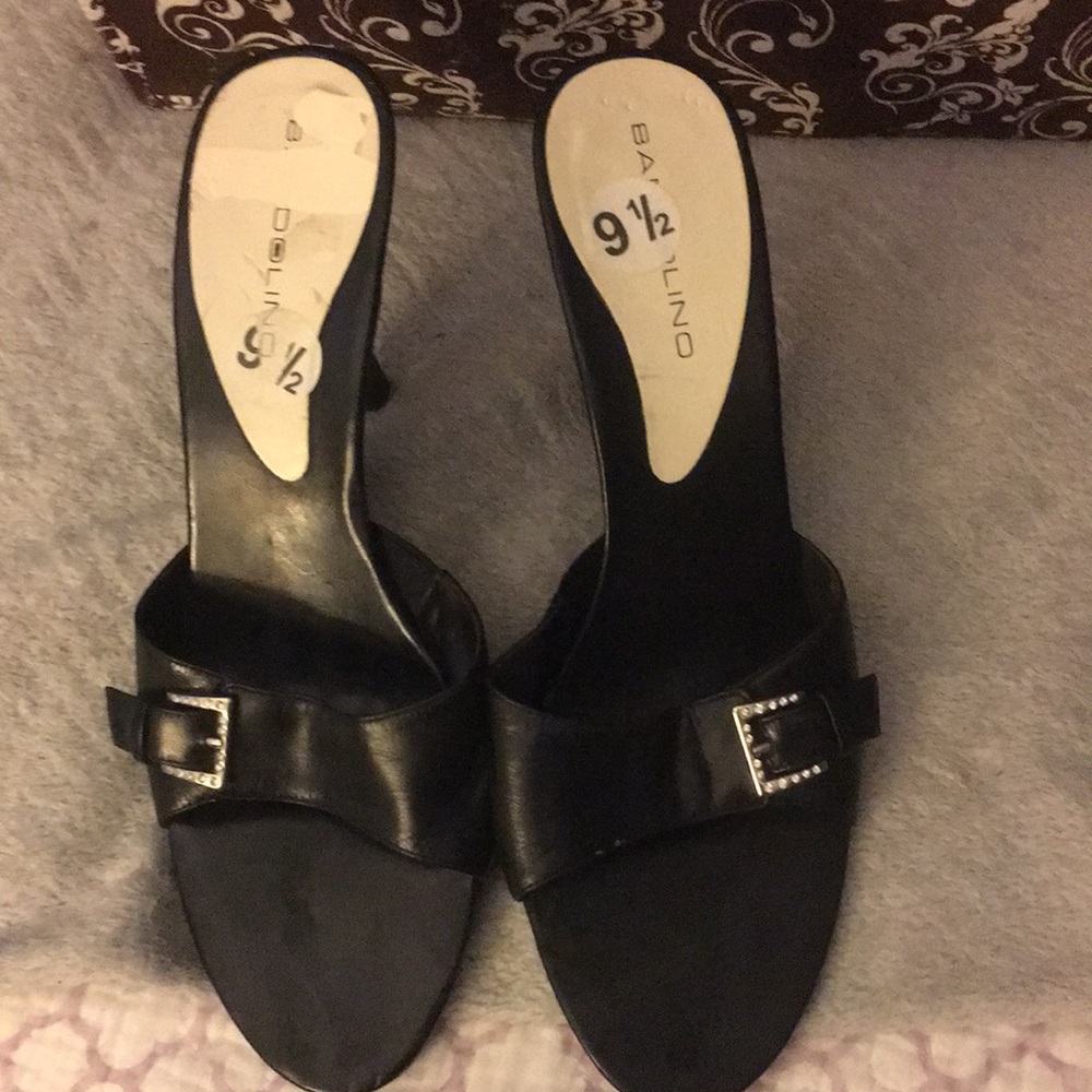 Bandolino heels with buckle